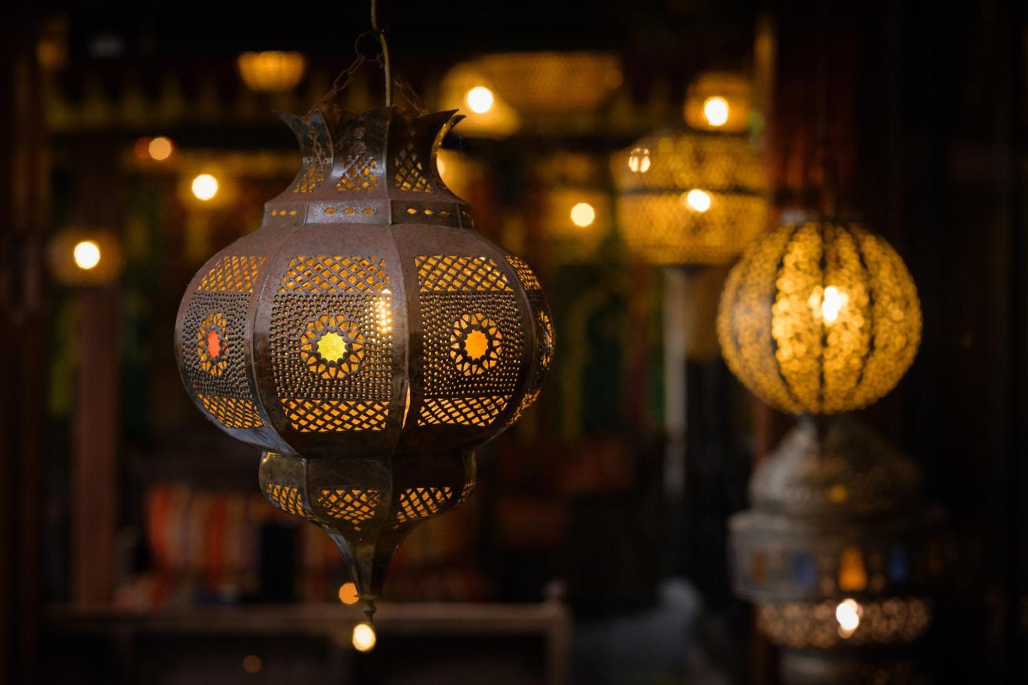 Crazy Bear Beaconsfield Hotell Eksteriør bilde A Moroccan lantern