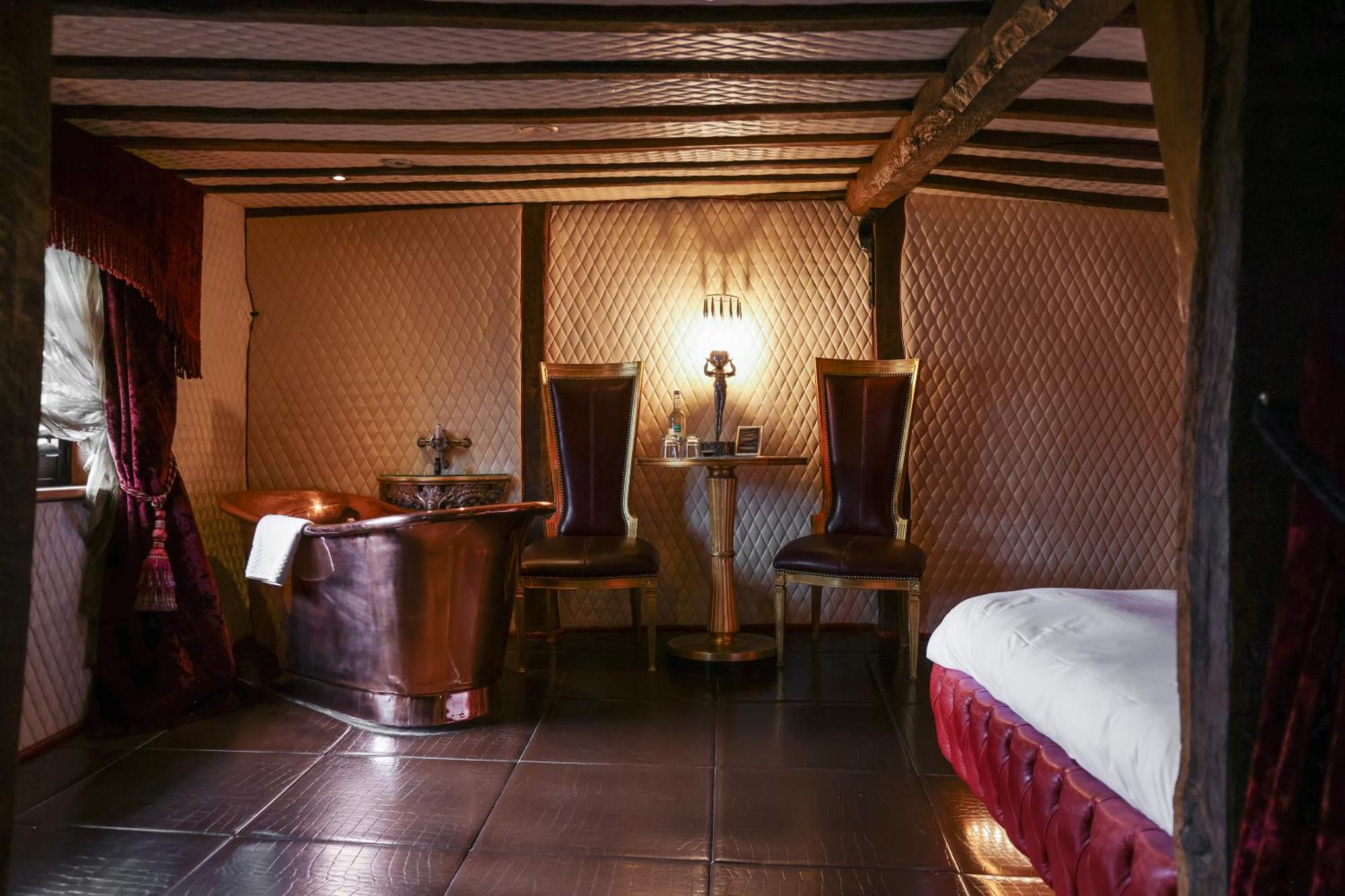 Crazy Bear Beaconsfield Hotell Eksteriør bilde