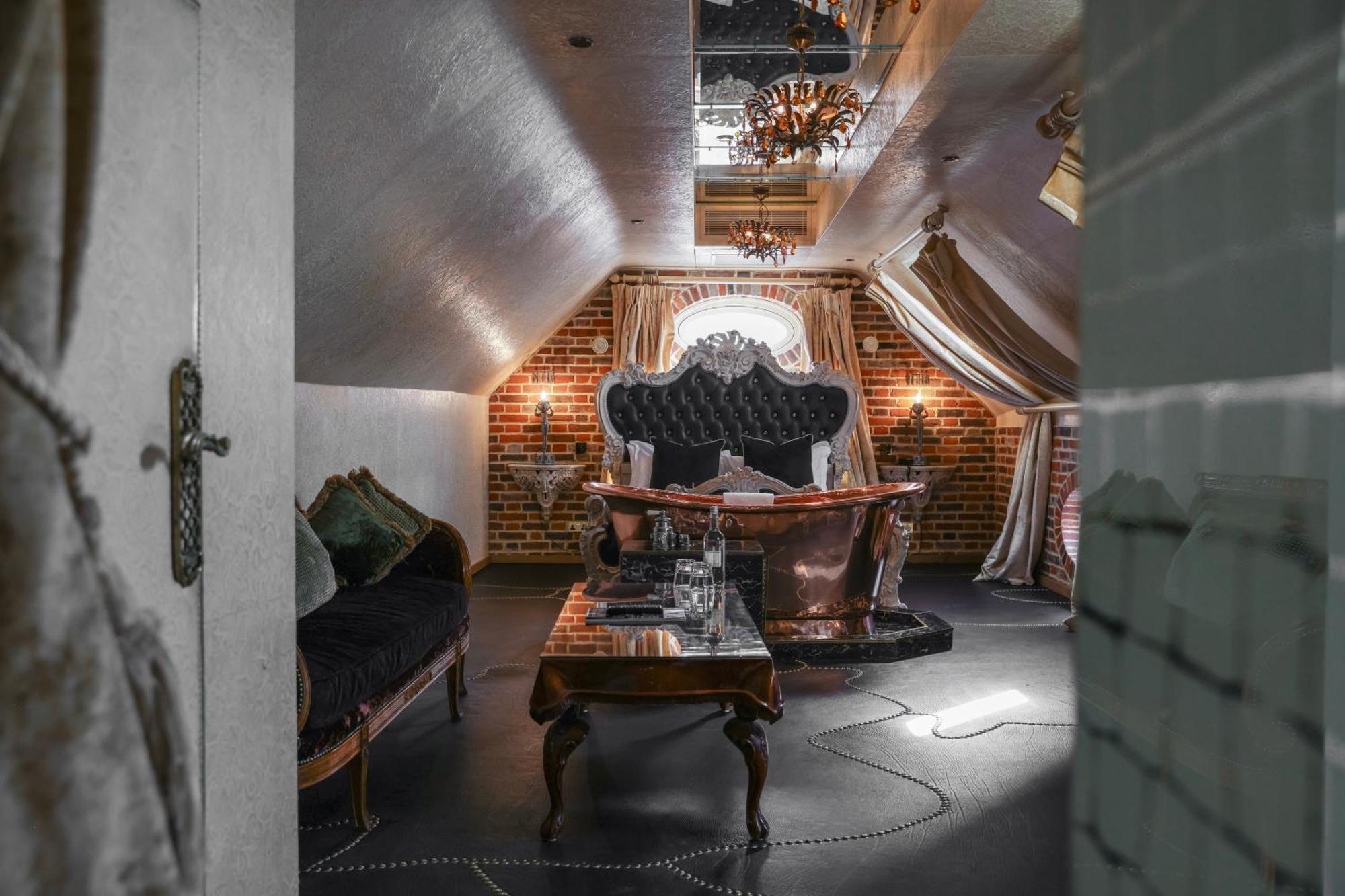 Crazy Bear Beaconsfield Hotell Eksteriør bilde