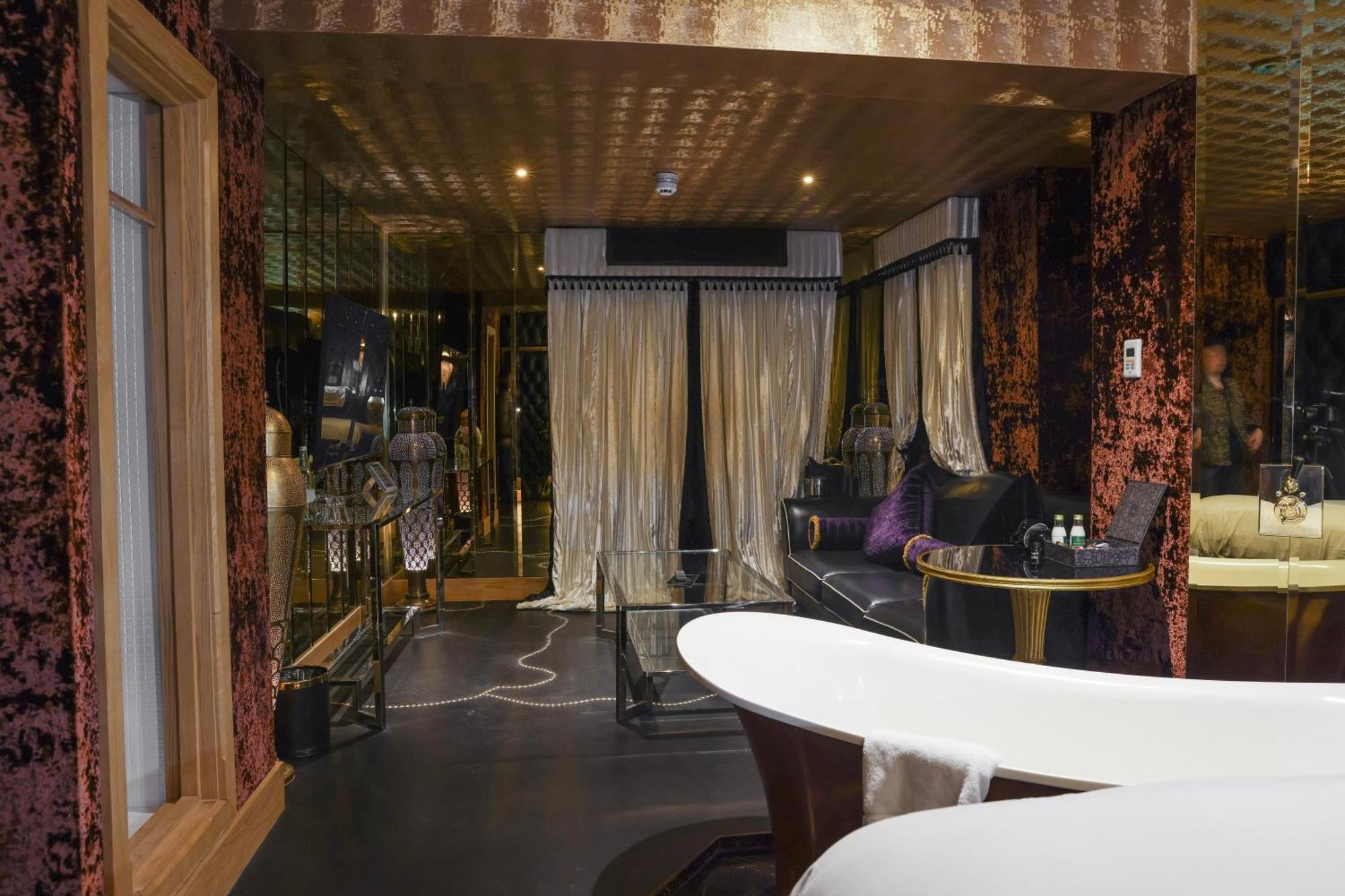 Crazy Bear Beaconsfield Hotell Eksteriør bilde