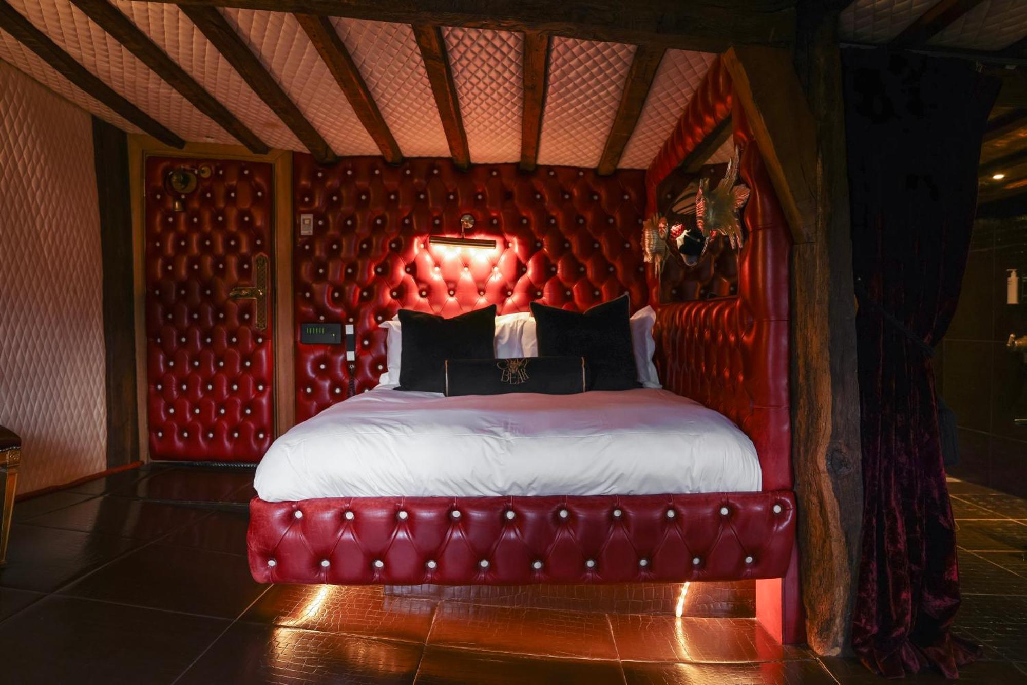 Crazy Bear Beaconsfield Hotell Eksteriør bilde