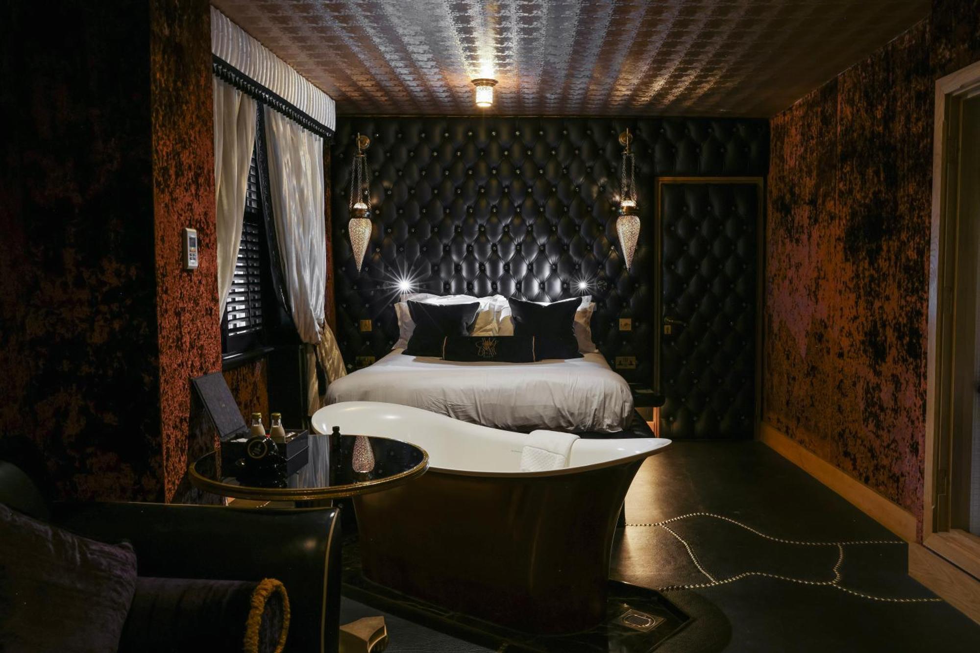 Crazy Bear Beaconsfield Hotell Eksteriør bilde