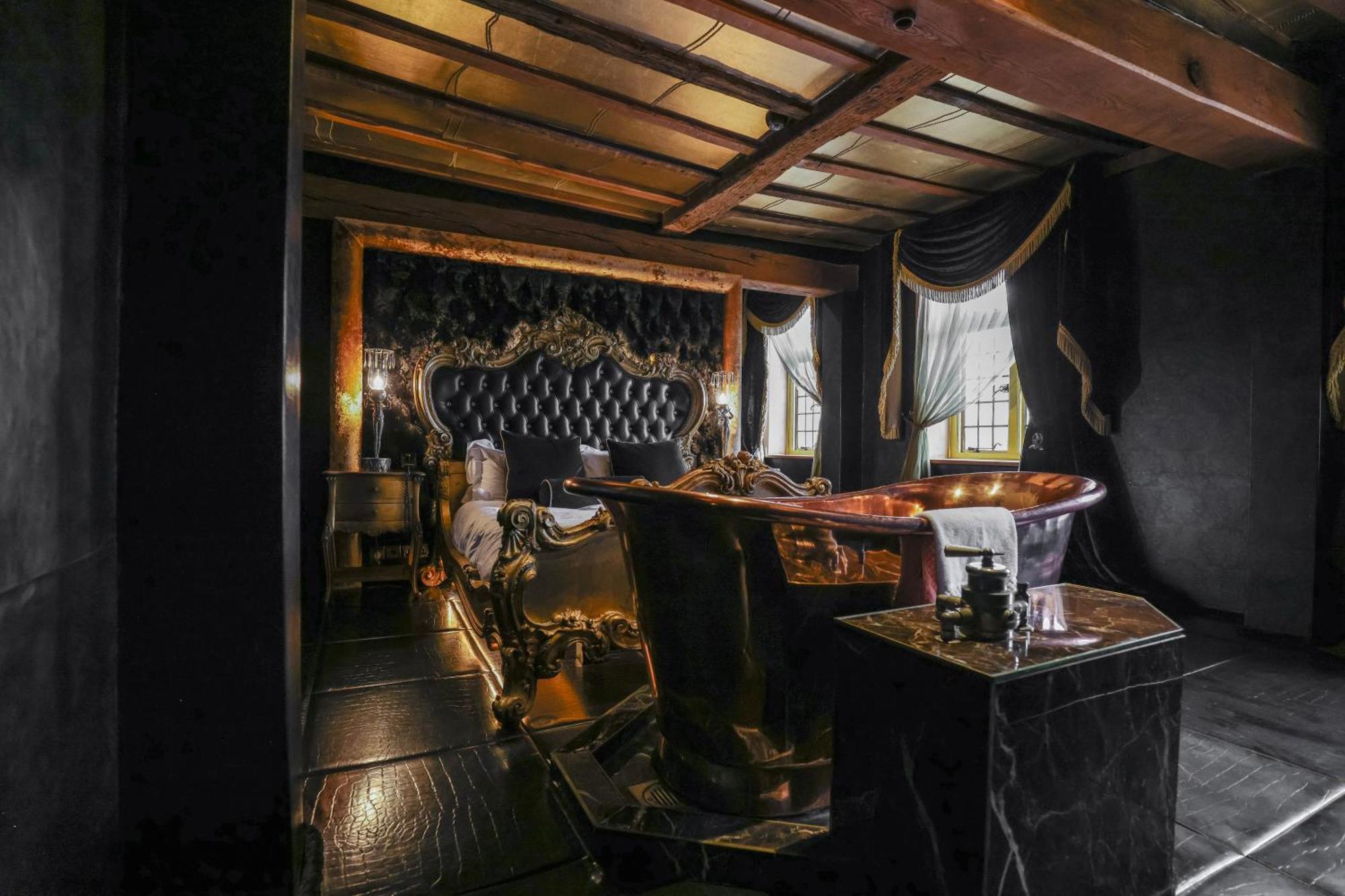 Crazy Bear Beaconsfield Hotell Eksteriør bilde