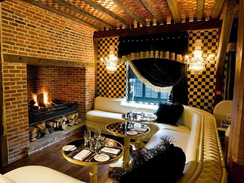Crazy Bear Beaconsfield Hotell Eksteriør bilde The interior of the restaurant